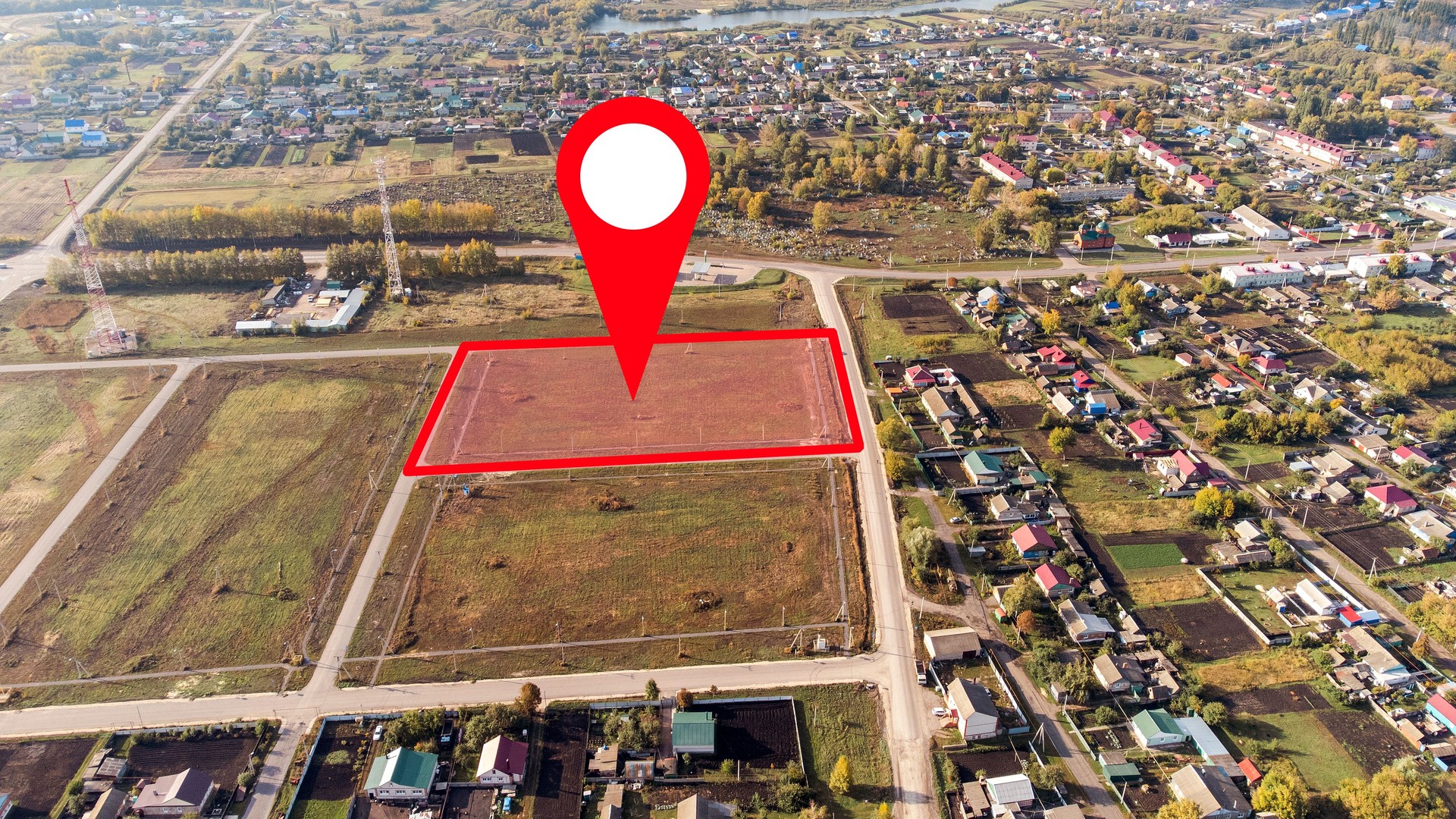 From a bird's eye view, the field, its position, and the boundary lines show the location and size of this piece of land. It can be used for ownership, sale, development, leasing, purchase